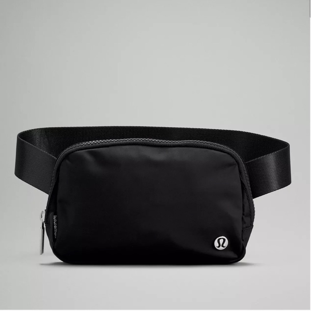 Lululemon Everywhere Belt Bag Black NEW